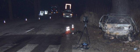 Tragická nehoda - Jelšava - v aute uhorel muž