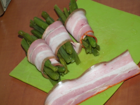 Fazuľkové struky v slaninke s grilovanou panenkou
